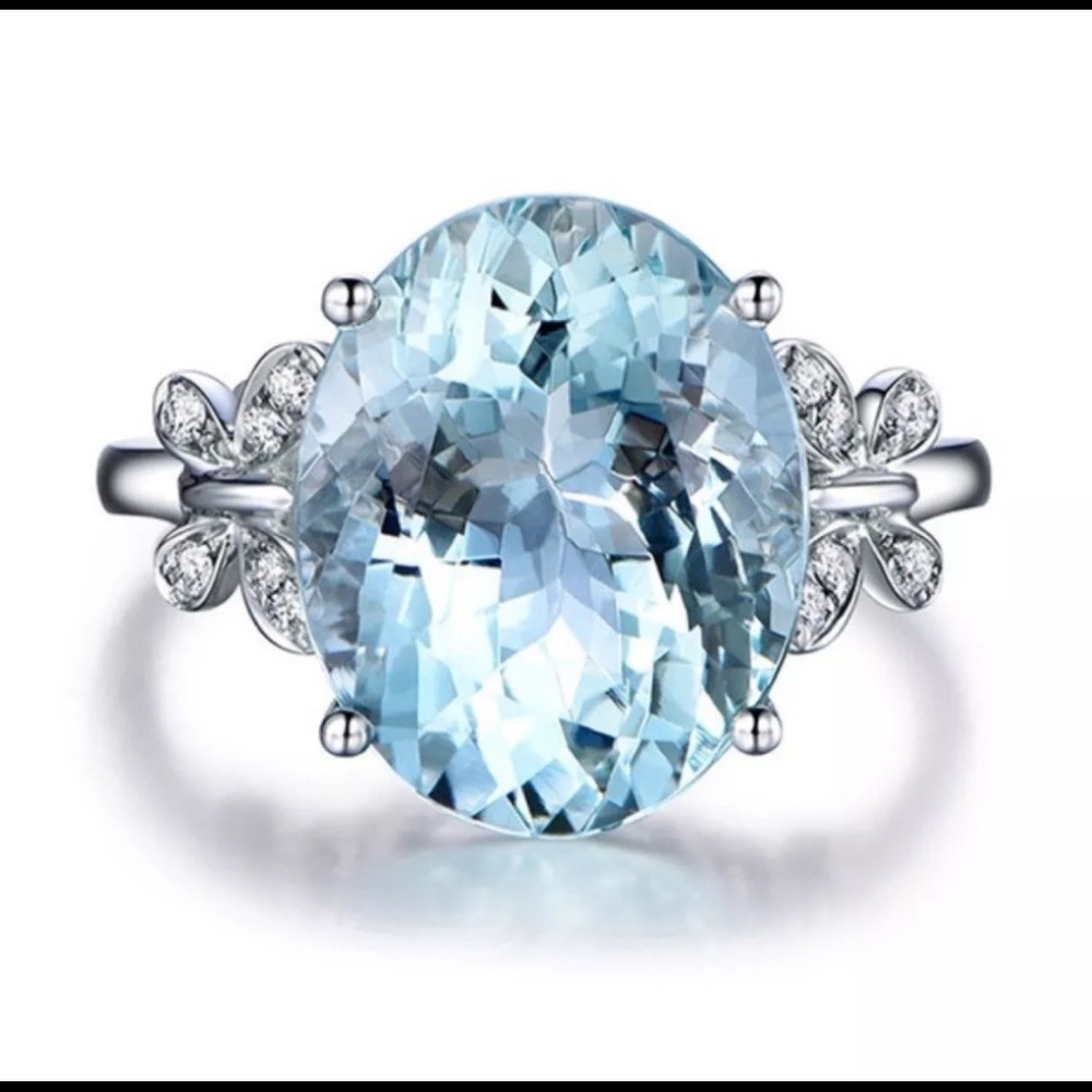 .925 Sterling Silver 6 Carat Aquamarine Ring
